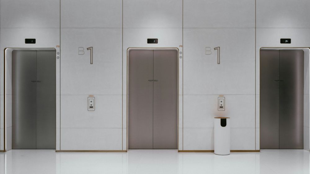 Elevatorlifte i etageejendomme: sådan skaber du tilgængelighed og værdi